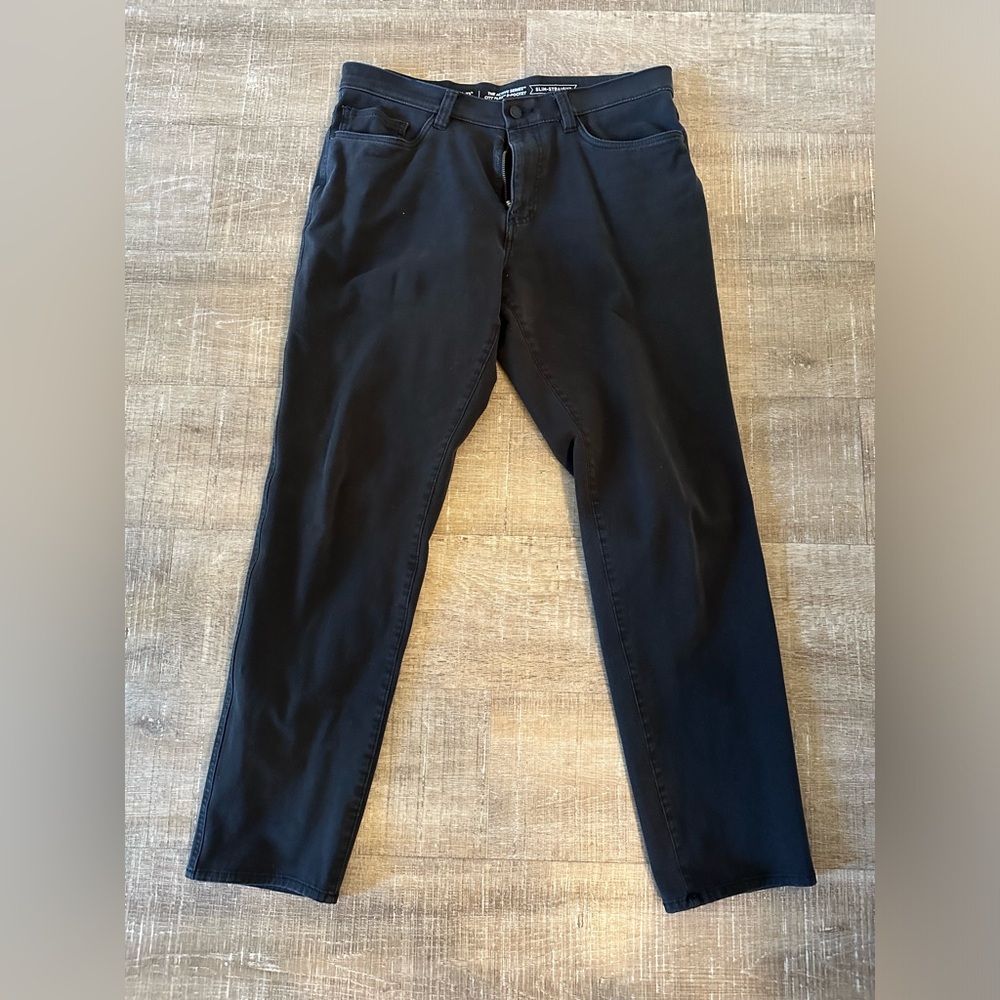 Men’s black jeans, slim straight leg. 34-32